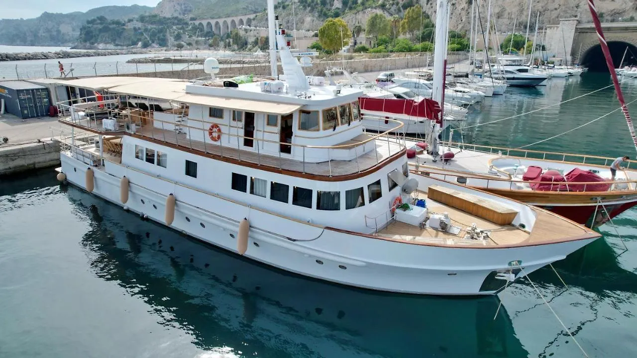 船上ホテル ホテル Magnifique Yacht Au Coeur Du Vieux Port マルセイユ